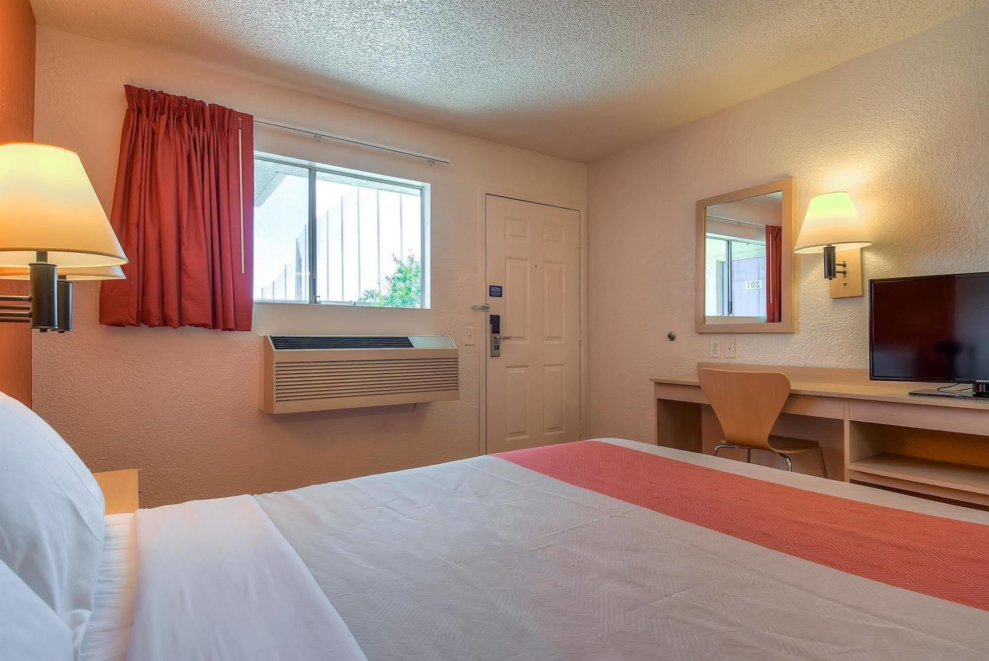 Motel 6-Rowland Heights, Ca - Los Angeles - Pomona מראה חיצוני תמונה