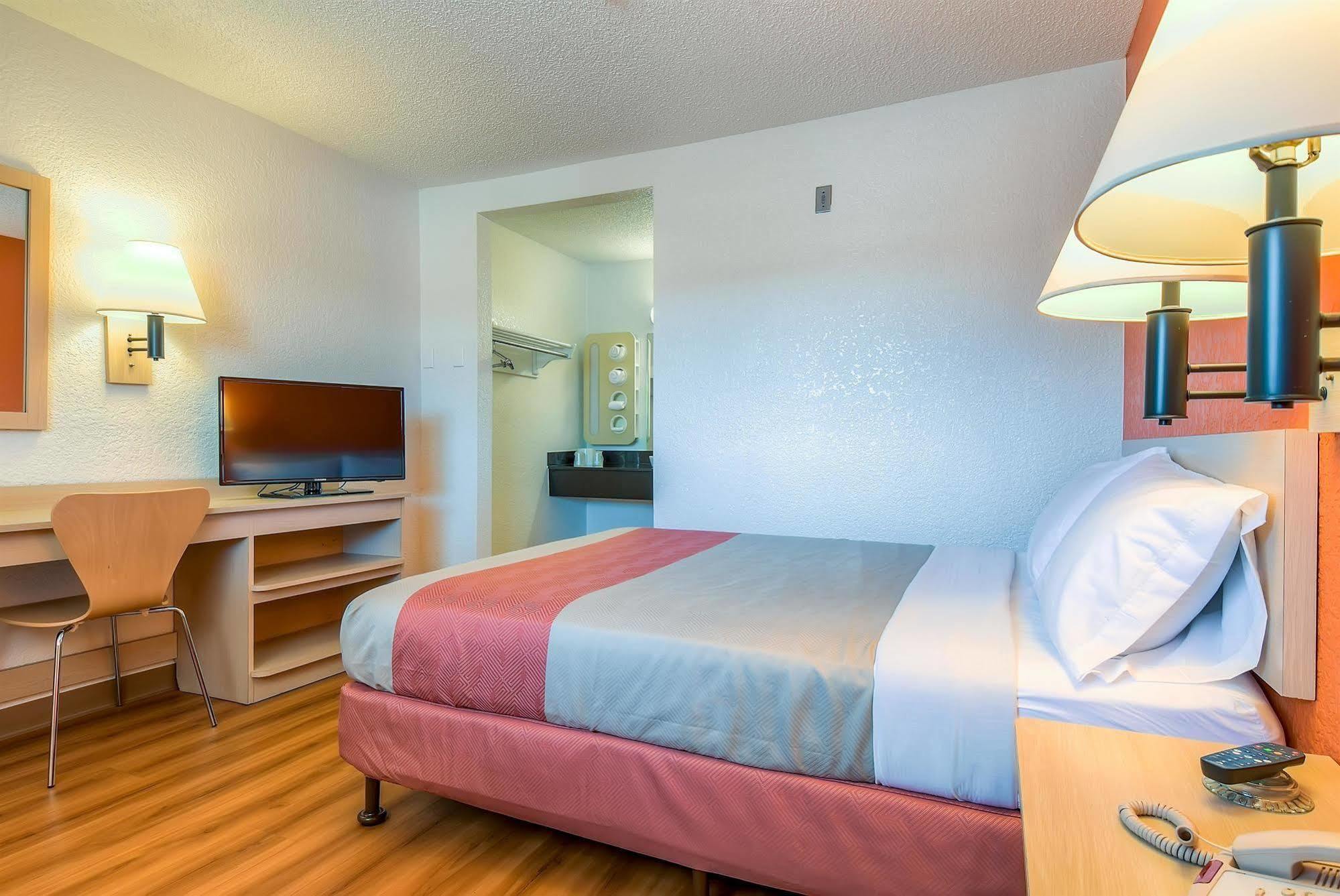 Motel 6-Rowland Heights, Ca - Los Angeles - Pomona מראה חיצוני תמונה