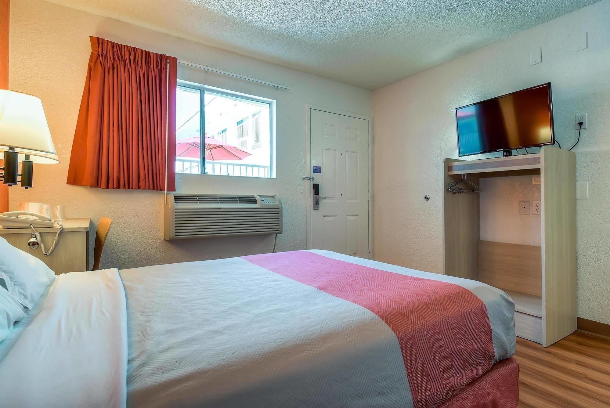 Motel 6-Rowland Heights, Ca - Los Angeles - Pomona מראה חיצוני תמונה