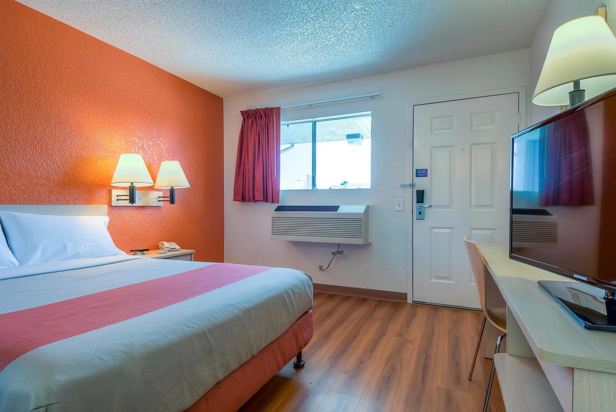 Motel 6-Rowland Heights, Ca - Los Angeles - Pomona מראה חיצוני תמונה